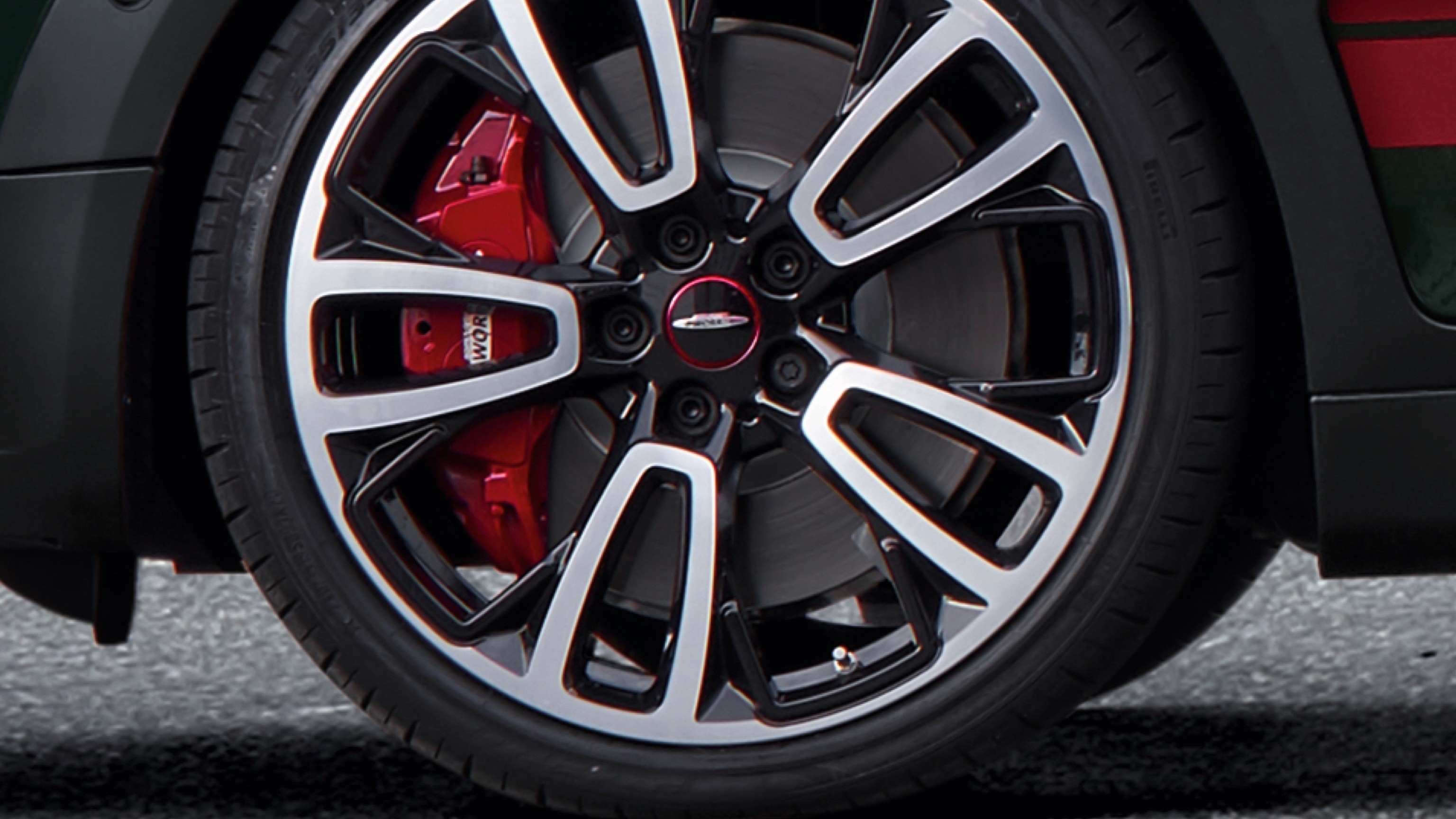 MINI John Cooper Works –  llantas de aleación ligera de 18” – frenos de 18”